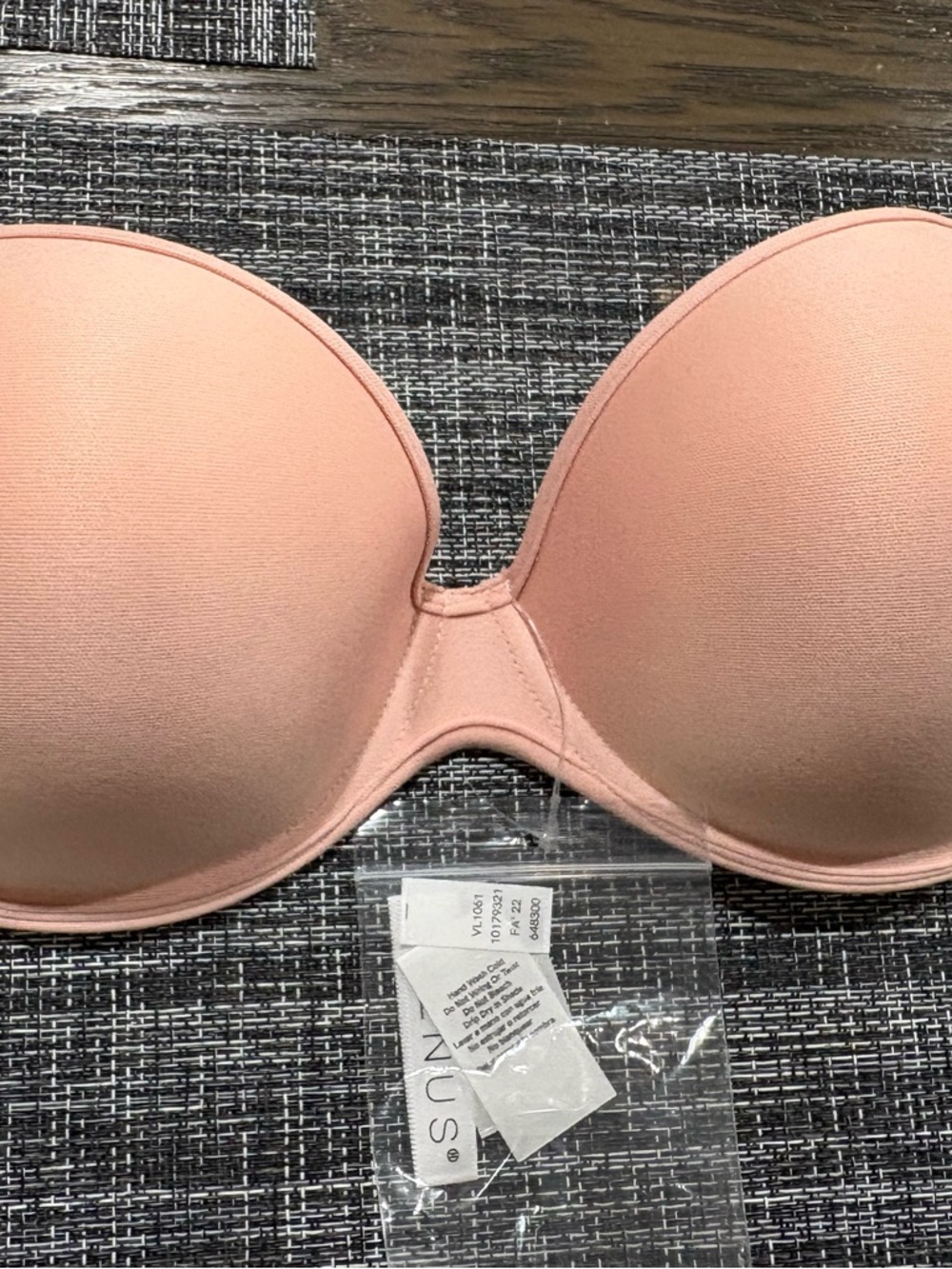 VENUS Strapless Molded Bra in Light Peach